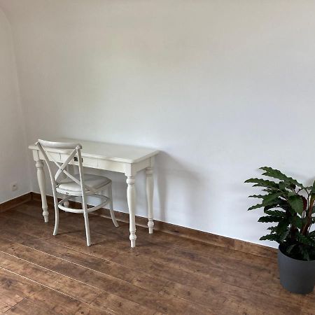 Rustig Appartement In Het Groen Met Terras Kontich Exterior foto