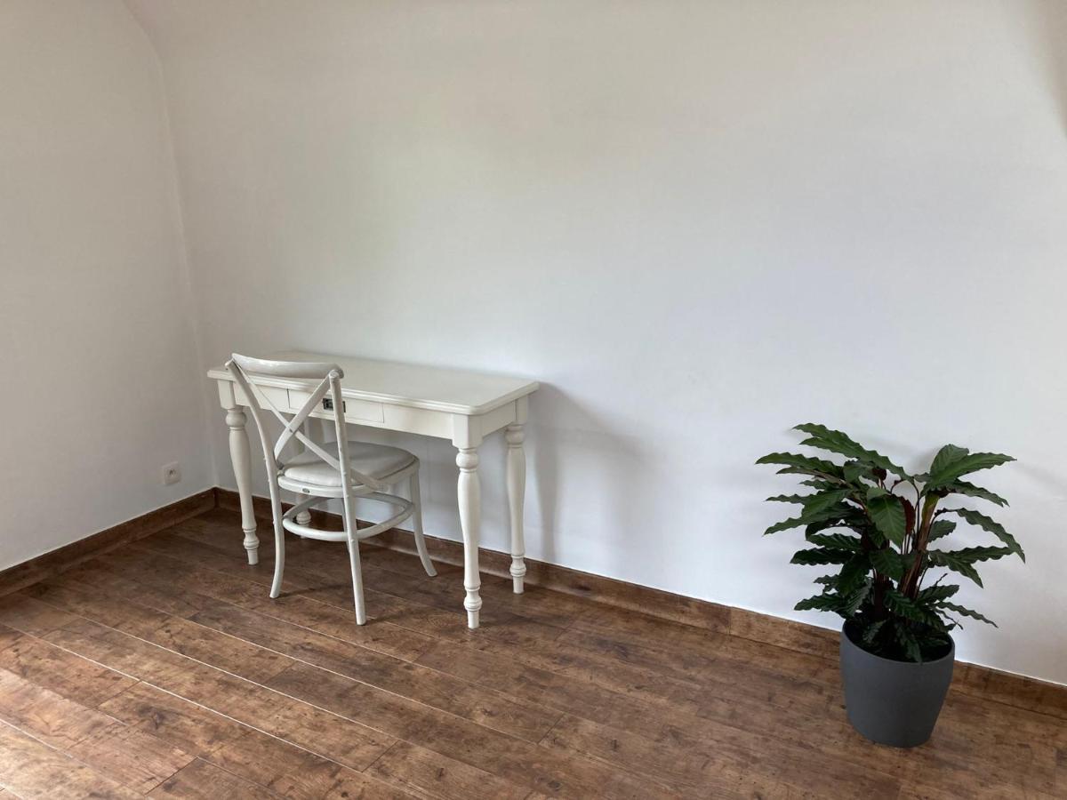 Rustig Appartement In Het Groen Met Terras Kontich Exterior foto